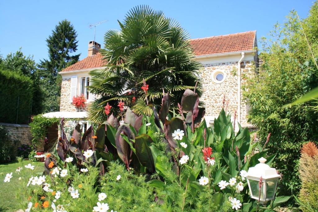 Chambres D'Hotes Le Petit Nailly Magny-les-Hameaux Exteriör bild